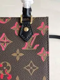 Alternative view of Túi Louis Vuitton Petit Sac Plat Monogram Canvas M80839