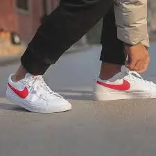 Alternative view of Giày Nike Blazer Low LX 'Unerversity Red' BQ7306-600