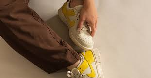 Giày Nike Dunk Low LX Banana DR5487-100 - Ảnh 4