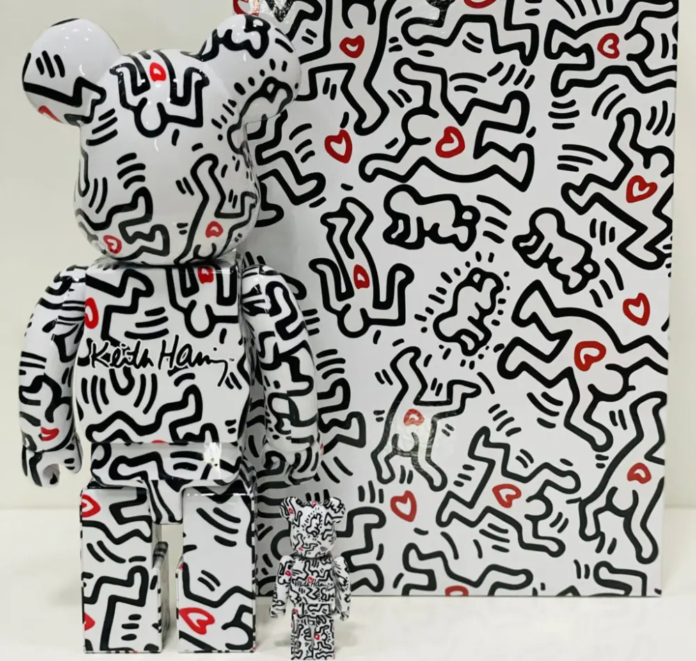 Alternative view of Mô Hình Bearbrick Keith Haring #8