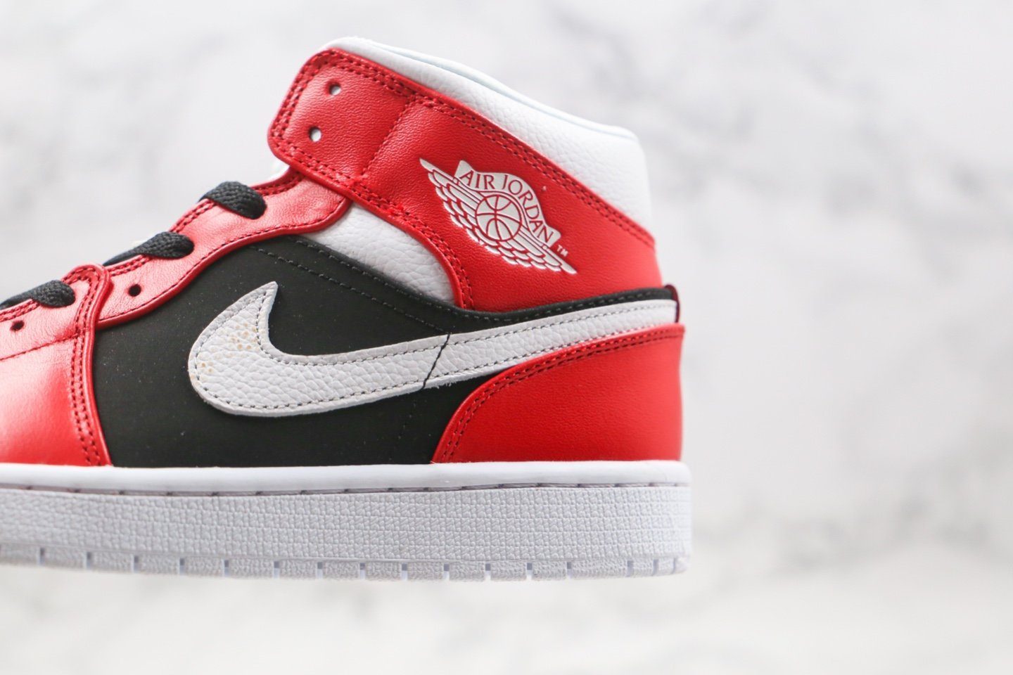 Giày Nike Wmns Air Jordan 1 Mid 'Gym Red Black' BQ6472-601 - Ảnh 5