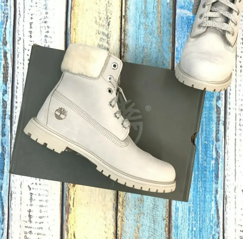 Alternative view of Giày Timberland 6” Shearling Premium Boots Grey A21VT
