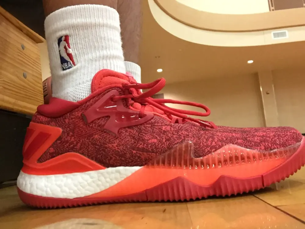 Alternative view of Giày Adidas Crazylight Boost Low 2016 'Scarlet' B42389