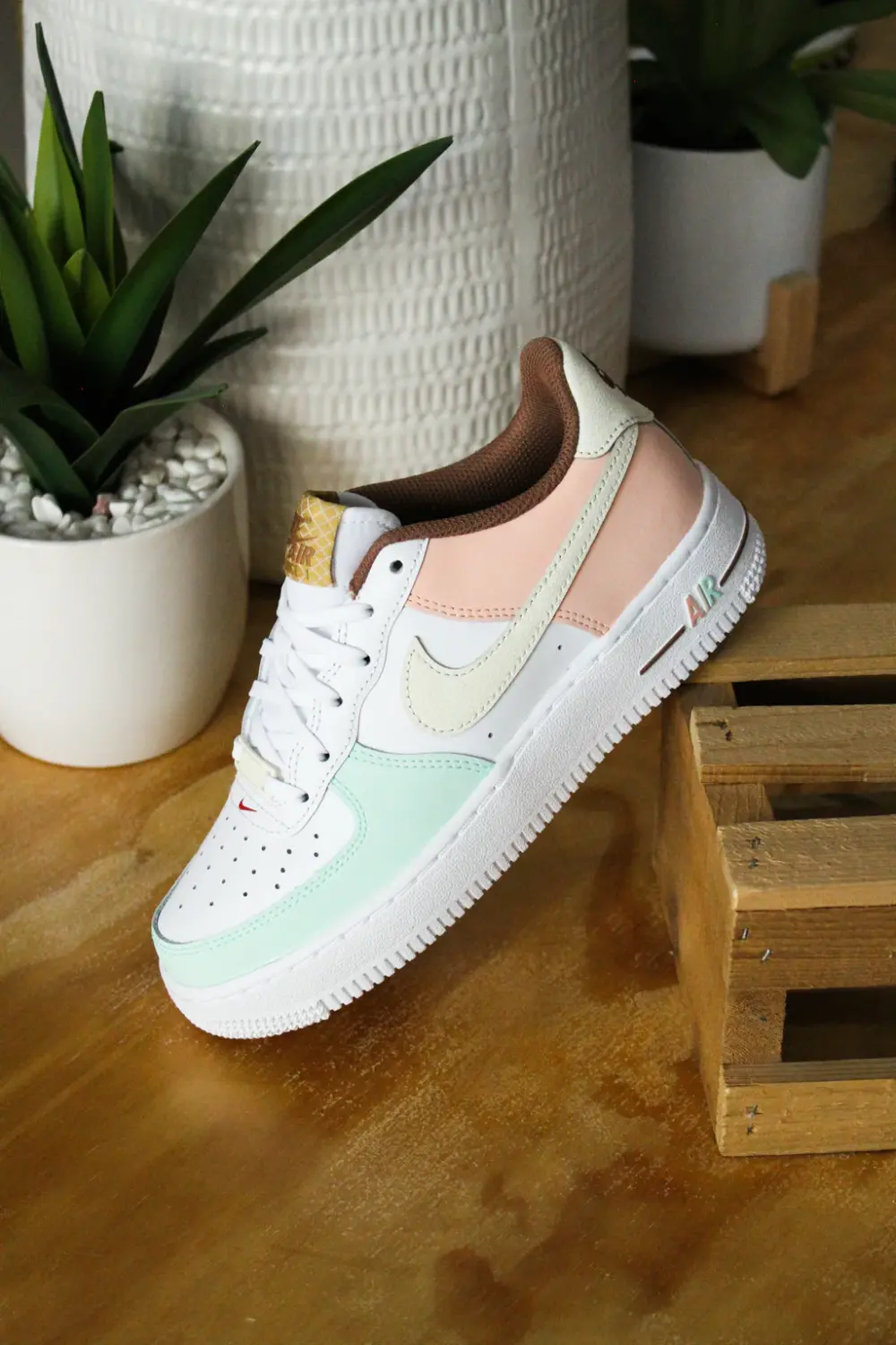 Alternative view of Giày Nike Air Force 1 LV8 GS 'Ice Cream' DX3727-100
