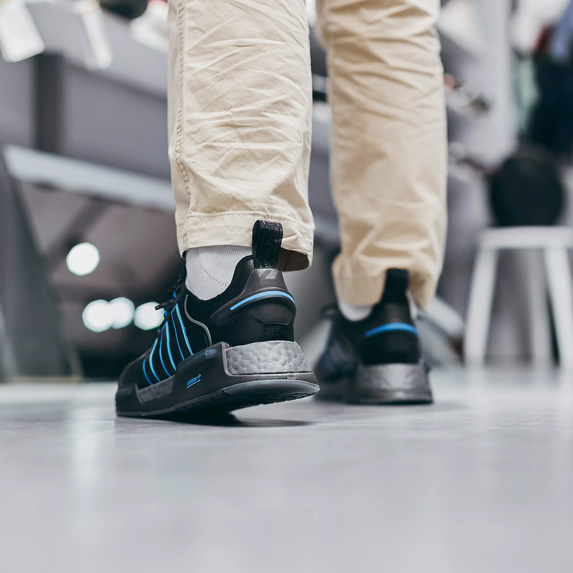 Giày Adidas NMD R1 V3 'Black Blue' HQ6637 - Ảnh 5