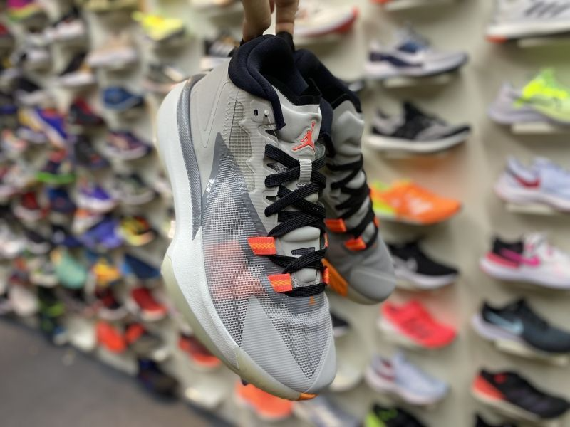 Giày Nike Air Jordan Zion 1 PF 'Light Smoke Grey' DA3129-008 - Ảnh 3