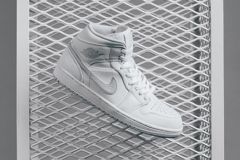Giày Nike Air Jordan 1 Mid White Pure Platinum Swoosh 554724-108 - Ảnh 5