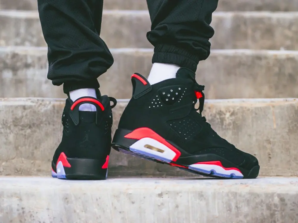 Alternative view of Giày Nike Air Jordan 6 Retro 'Infrared' 2019 384664-060
