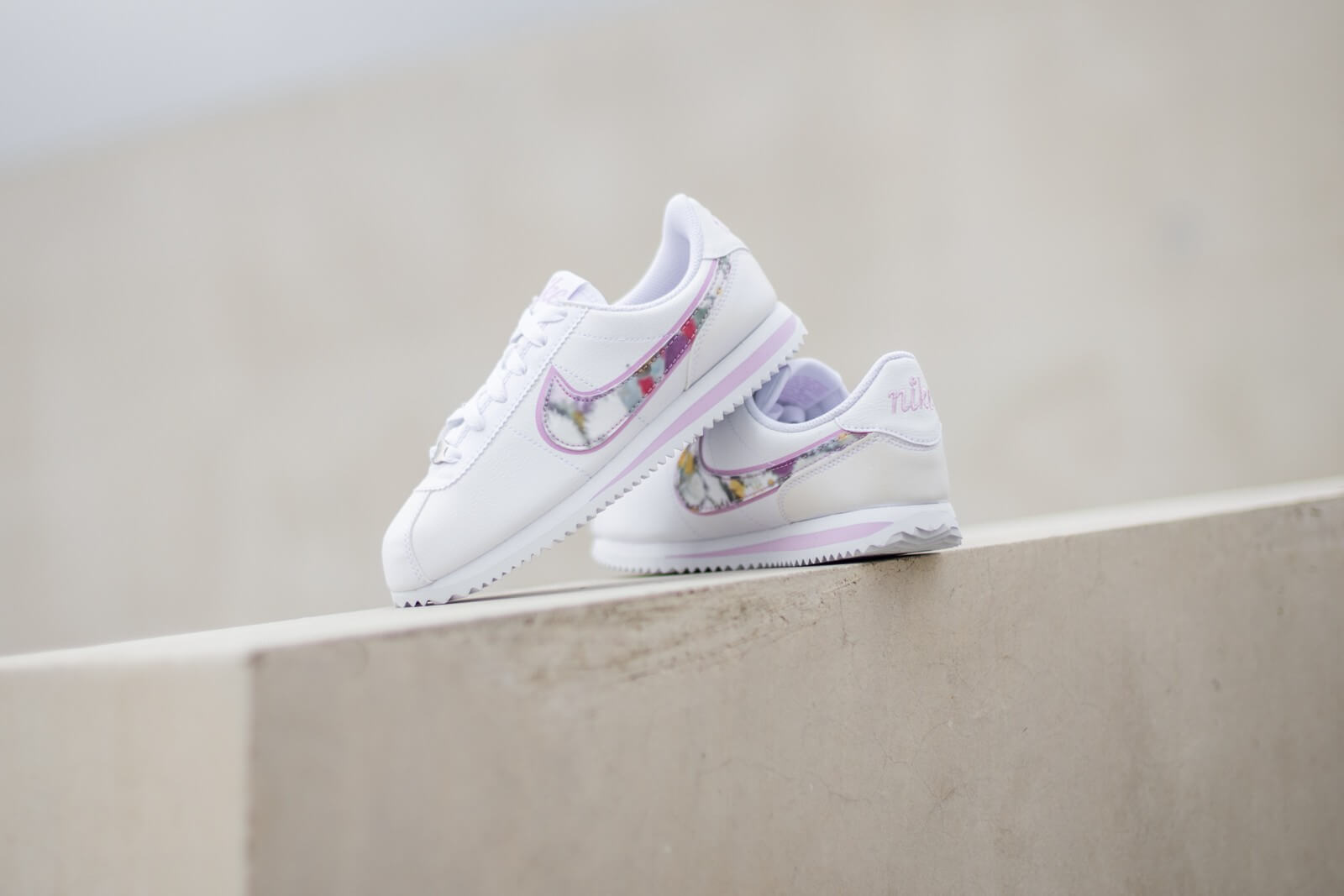 Giày Nike Wmns Cortez SE 'Fuzzy Floral Print' CN8145-100 - Ảnh 4