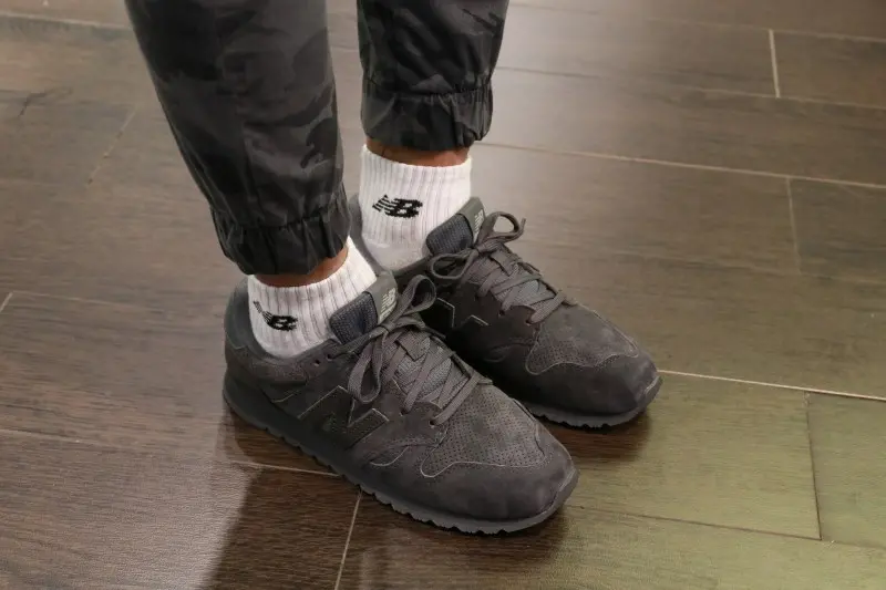 Alternative view of Giày New Balance 520 Series Black Unisex U520BC