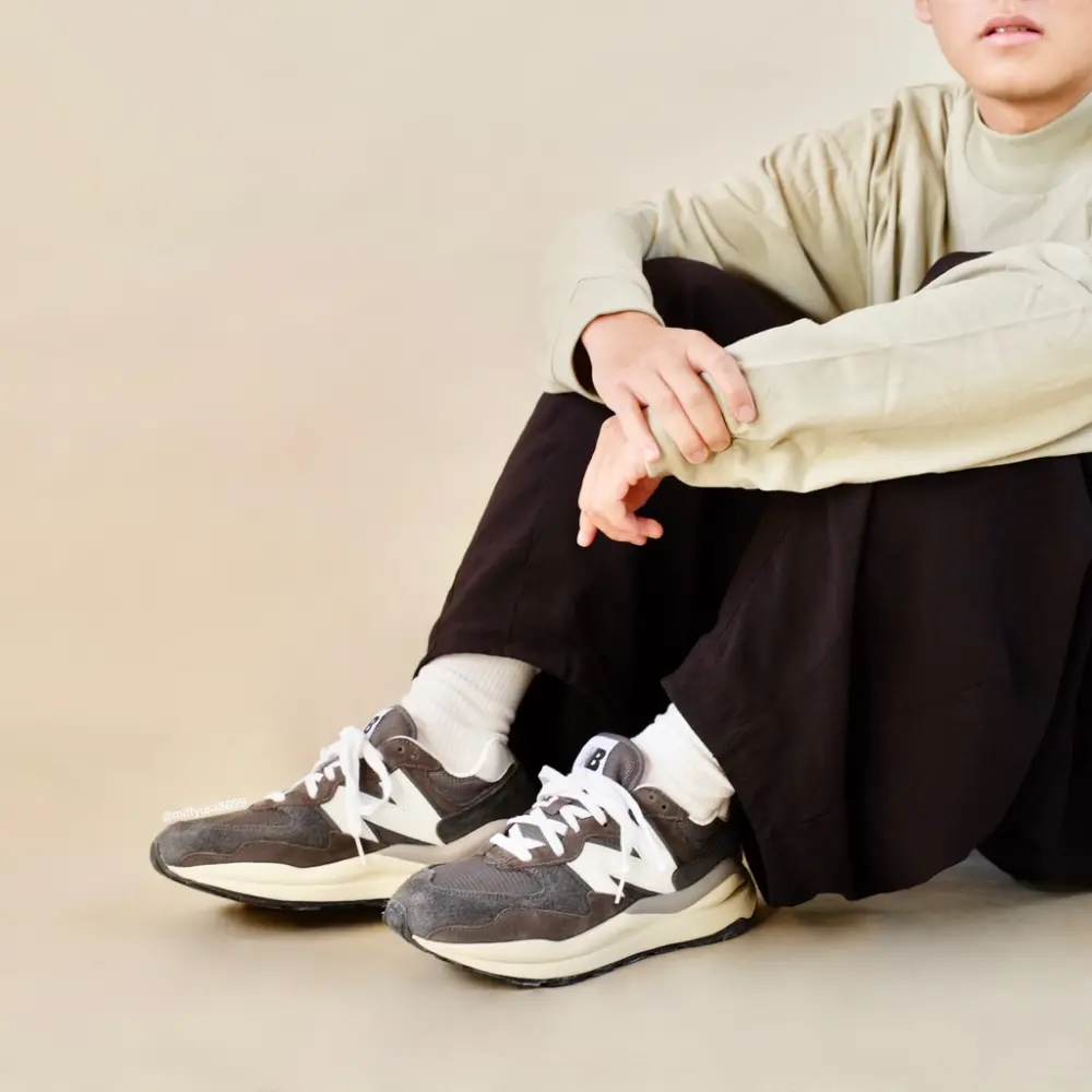 Alternative view of Giày New Balance 57/40 'Vintage Dark Grey White' M5740VL1