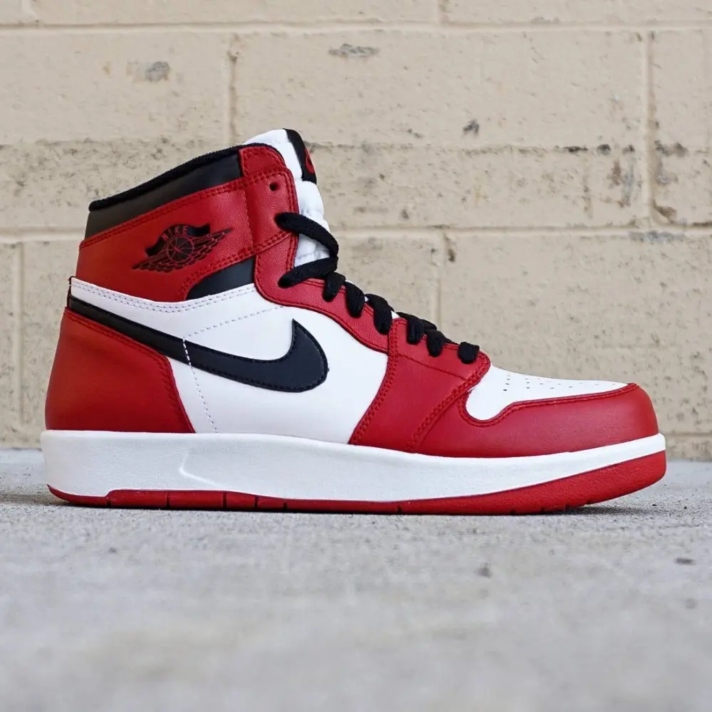 Alternative view of Giày Nike Air Jordan 1 High BG 'The Return' 768862-601