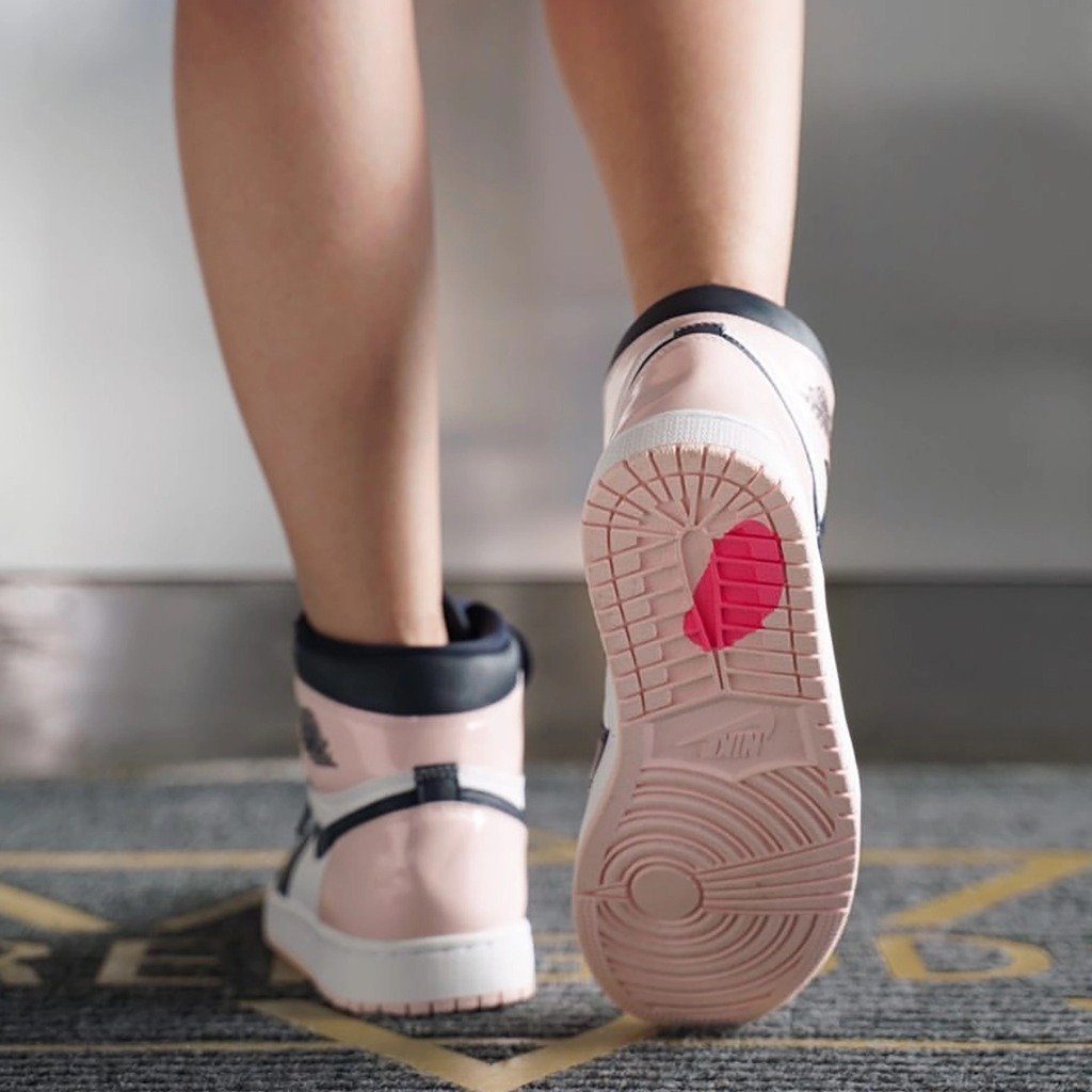 Giày Nike Wmns Air Jordan 1 Retro High OG SE 'Bubble Gum' DD9335-641 - Ảnh 5