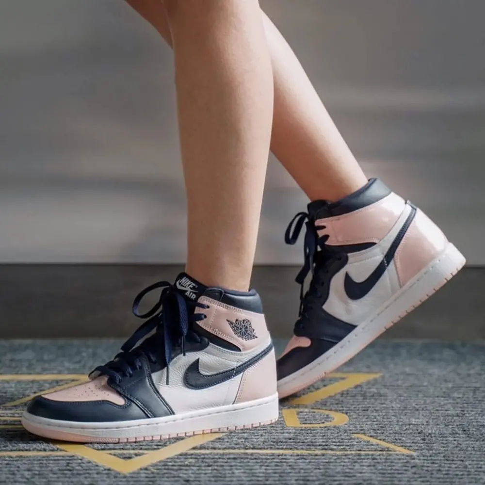 Alternative view of Giày Nike Wmns Air Jordan 1 Retro High OG SE 'Bubble Gum' DD9335-641
