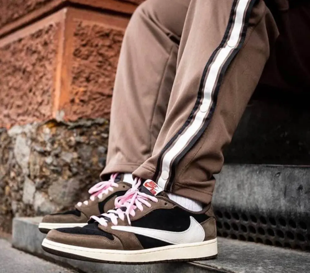 Giày Nike Air Jordan 1 Retro Low Travis Scott CQ4277-001 - Ảnh 3