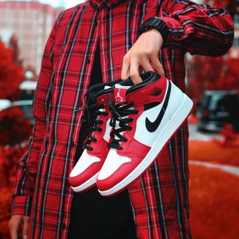 Giày Nike Air Jordan 1 Mid GS 'Chicago' 554725-173 - Ảnh 7
