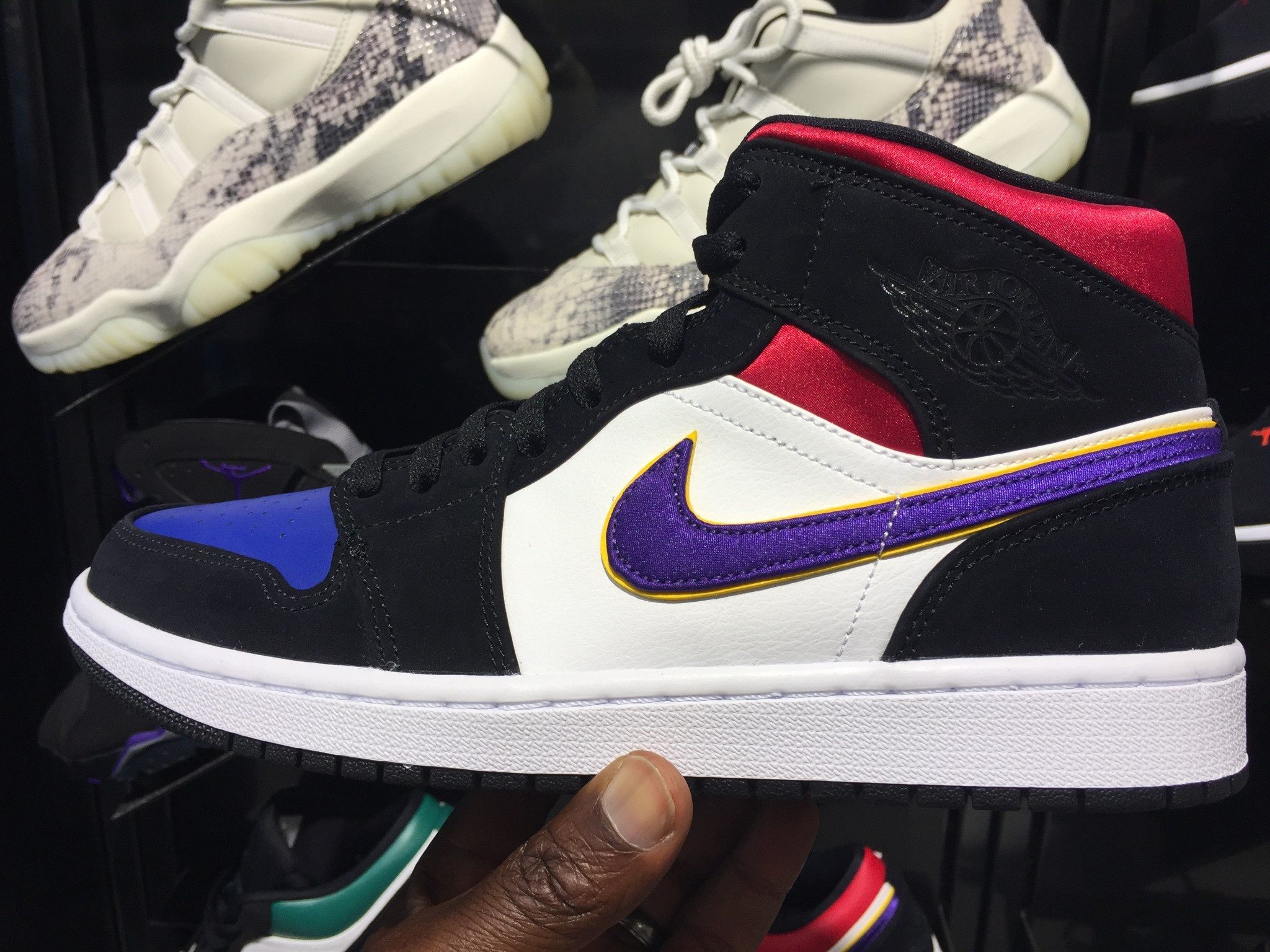 Giày Nike Jordan 1 Mid 'Lakers Top 3' 852542-005 - Ảnh 5