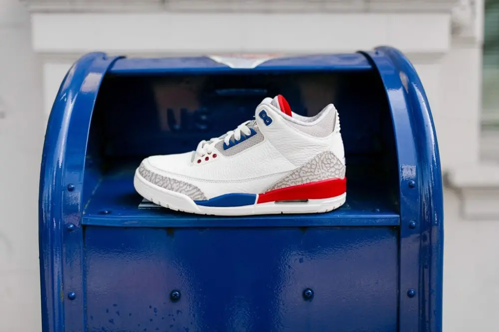 Alternative view of Giày Nike Air Jordan 3 Retro 'International Flight' 398614-140