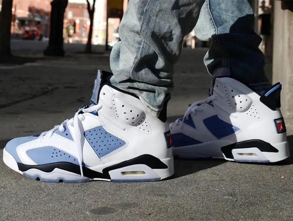 Giày Nike Air Jordan 6 Retro GS 'University Blue' 384665-410 - Ảnh 3