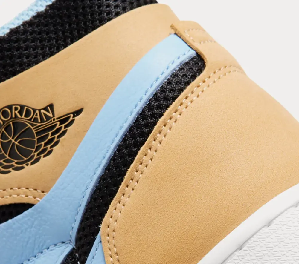 Alternative view of Giày Wmns Air Jordan 1 High Zoom Comfort High 'Psychic Blue Sesame'