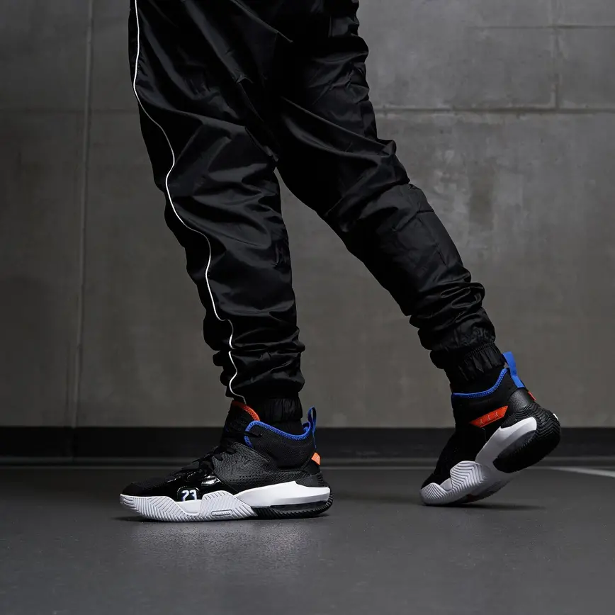 Alternative view of Giày Nike Jordan Stay Loyal 2 'Black Hyper Royal' DQ8401-048