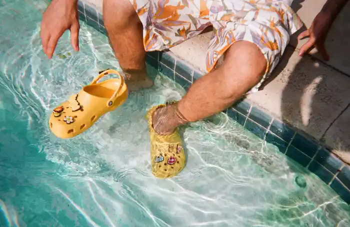 Dép Crocs Classic Clog 'Bieber With Drew House' 207267-700 - Ảnh 5