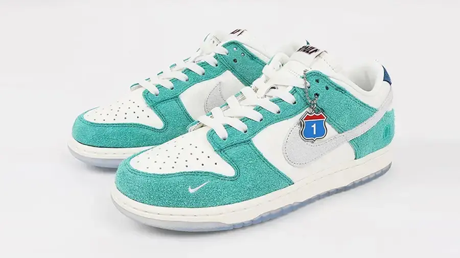 Alternative view of Giày Nike Kasina x Dunk Low 'Road Sign' CZ6501-101