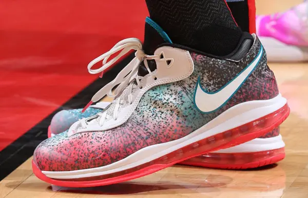 Alternative view of Giày Nike LeBron 8 V/2 Low Retro 'Miami Night' 2021 DJ4436-100