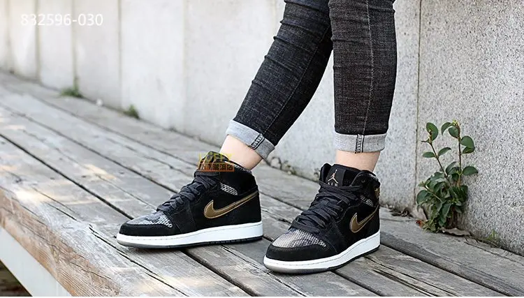 Giày Nike Air Jordan 1 Retro High 'Heiress Camo' 832596-030 - Ảnh 4