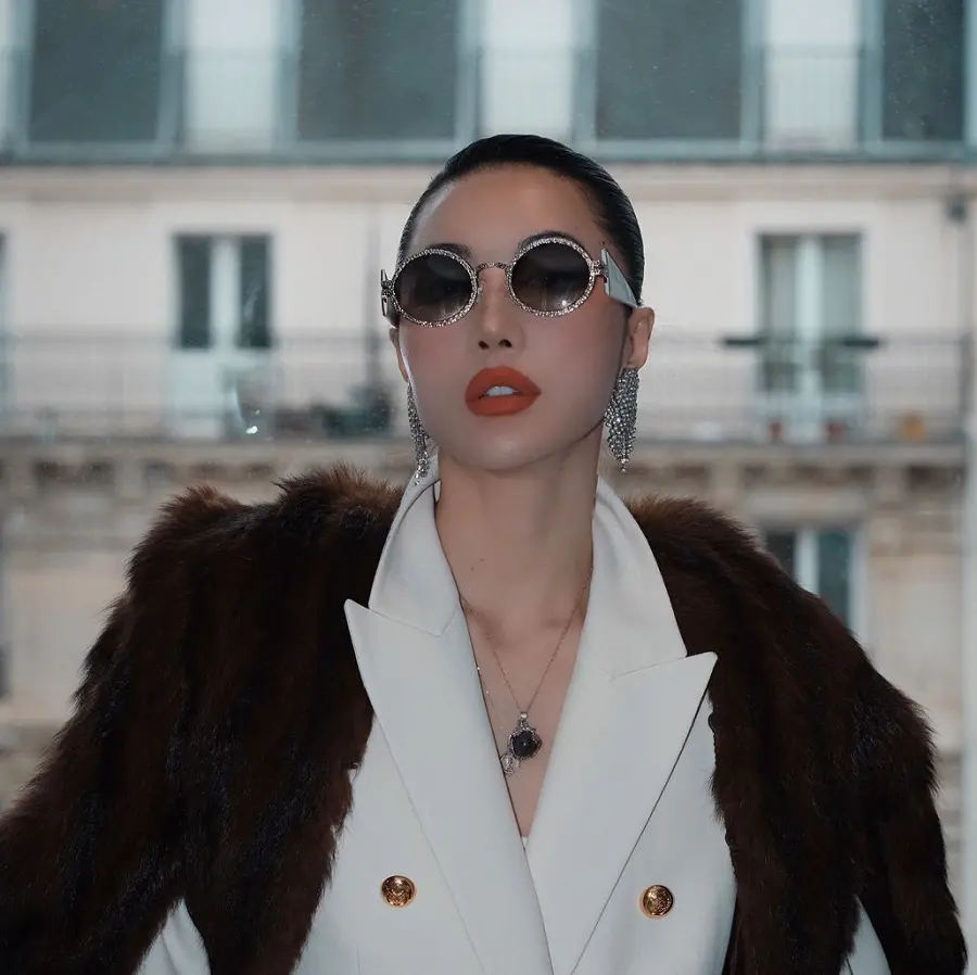 Alternative view of Kính Saint De Paris Gabrielle Sunglasses With Gradient Lenses 'White'