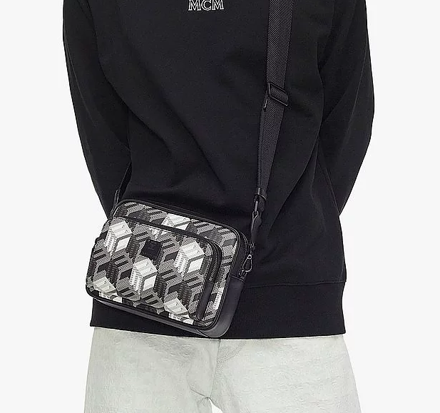 Túi MCM Klassik Crossbody in Cubic Monogram Canvas MMKBACK09BW001 - Ảnh 4