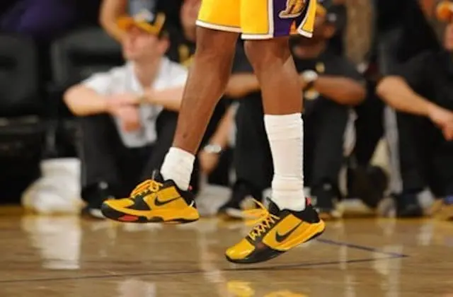Alternative view of Giày Nike Zoom Kobe 5 'Bruce Lee' 386429-701