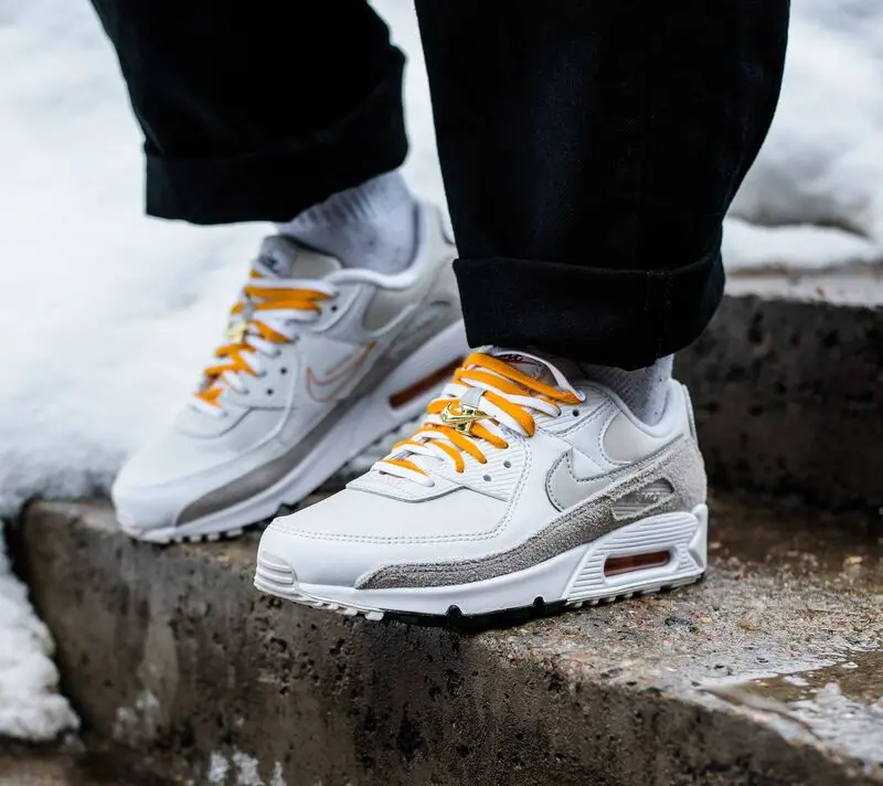 Giày Nike Wmns Air Max 90 SE 'University Gold' DA8709-100 - Ảnh 4