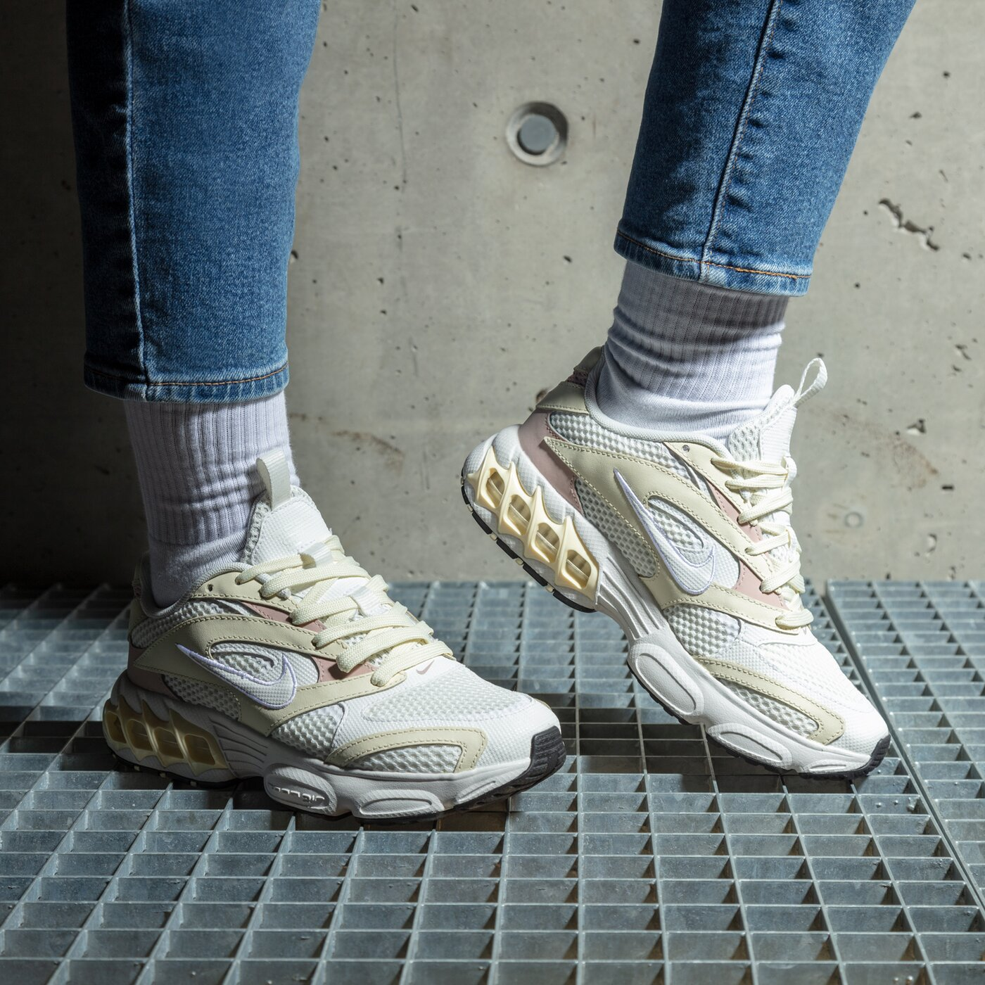 Giày Nike Zoom Air Fire 'White Pink' CW3876-103 - Ảnh 2