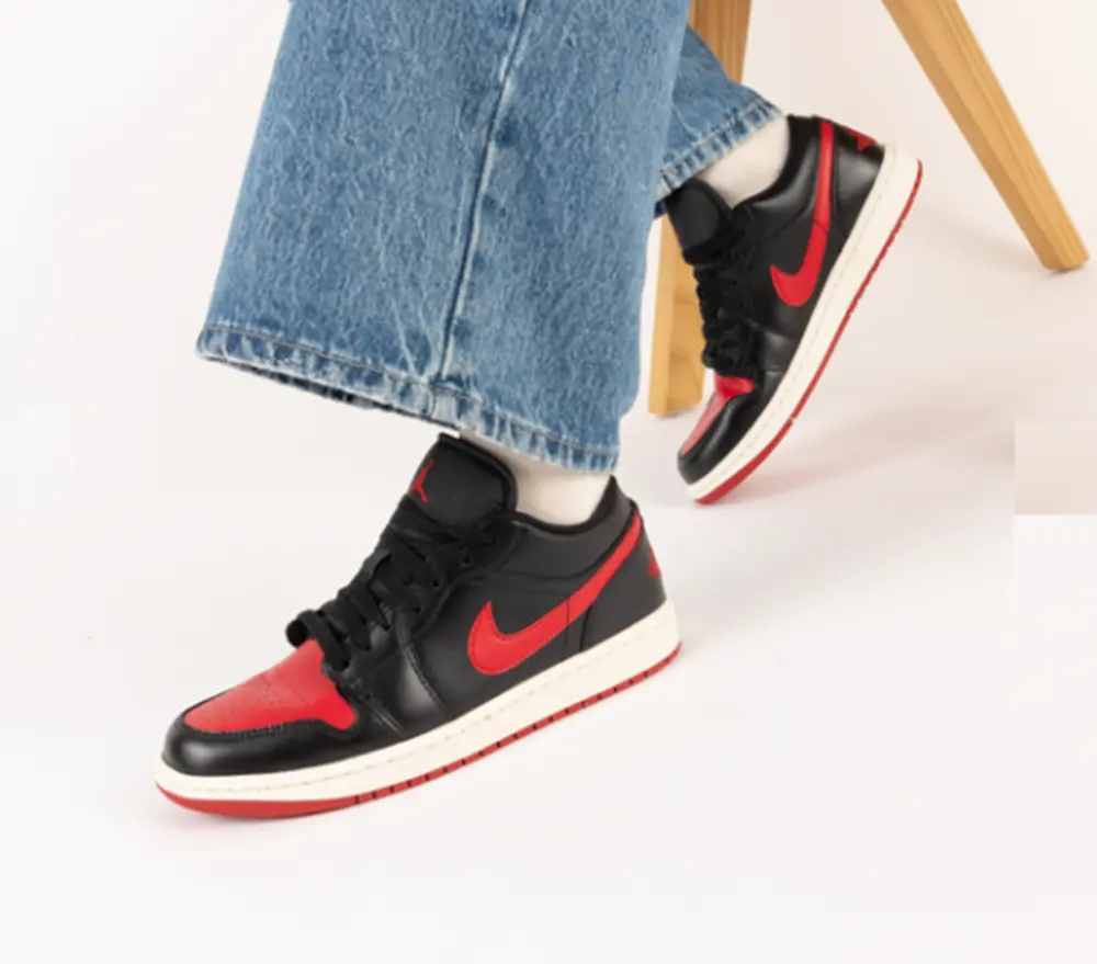 Alternative view of Giày Nike Air Jordan 1 Low 'Bred Sail' DC0774-061