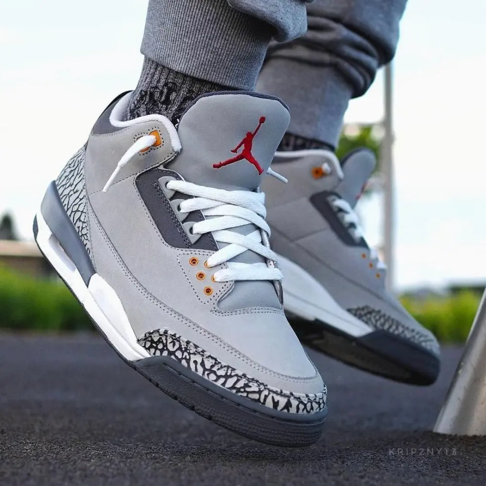 Alternative view of Giày Nike Air Jordan 3 Retro 'Cool Grey' CT8532-012