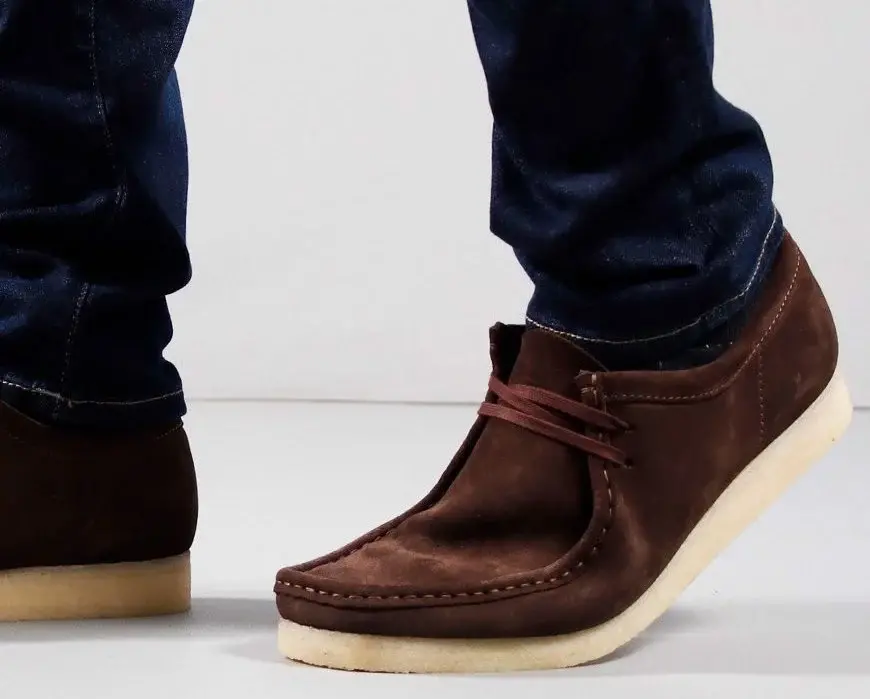 Alternative view of Giày Clarks Wallabee 'Dark Brown Suede' 261-56606