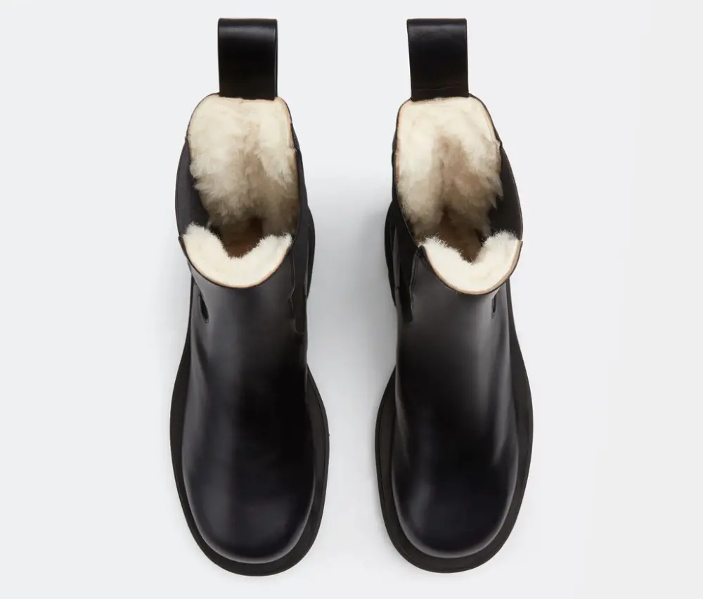Alternative view of Giày Bottega Veneta Lug Shearling 'Black' 676890V1BN11000