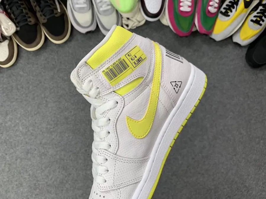 Alternative view of Giày Nike Air Jordan 1 Retro High OG 'First Class Flight' 555088-170