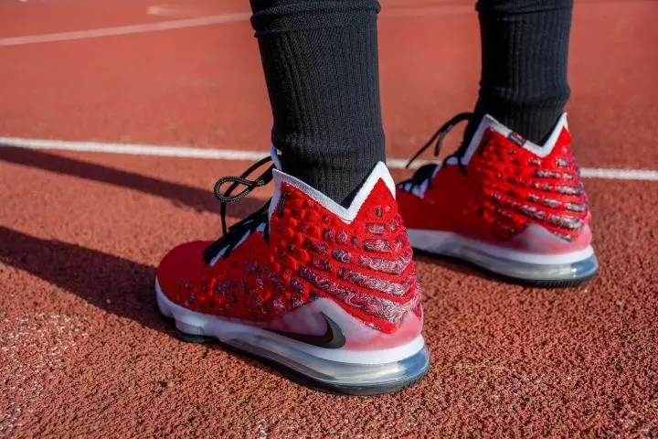 Alternative view of Giày Nike LeBron 17 EP 'Air Max Uptempo' BQ3178-601