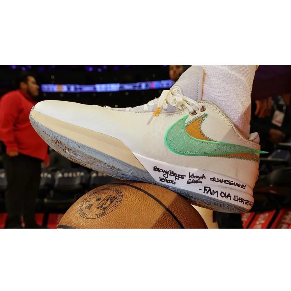 Giày Nike LeBron 20 'FAMU Coconut Milk' FN8263-100 - Ảnh 3