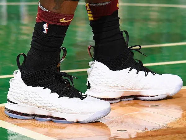 Giày Nike Lebron 15 GS 'Graffitti' AQ6176-100 - Ảnh 5