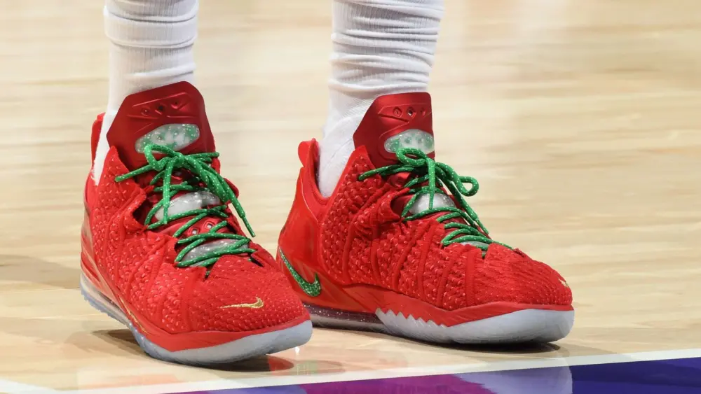 Giày Nike LeBron 18 'X-Mas In LA' DB8148-601 - Ảnh 5