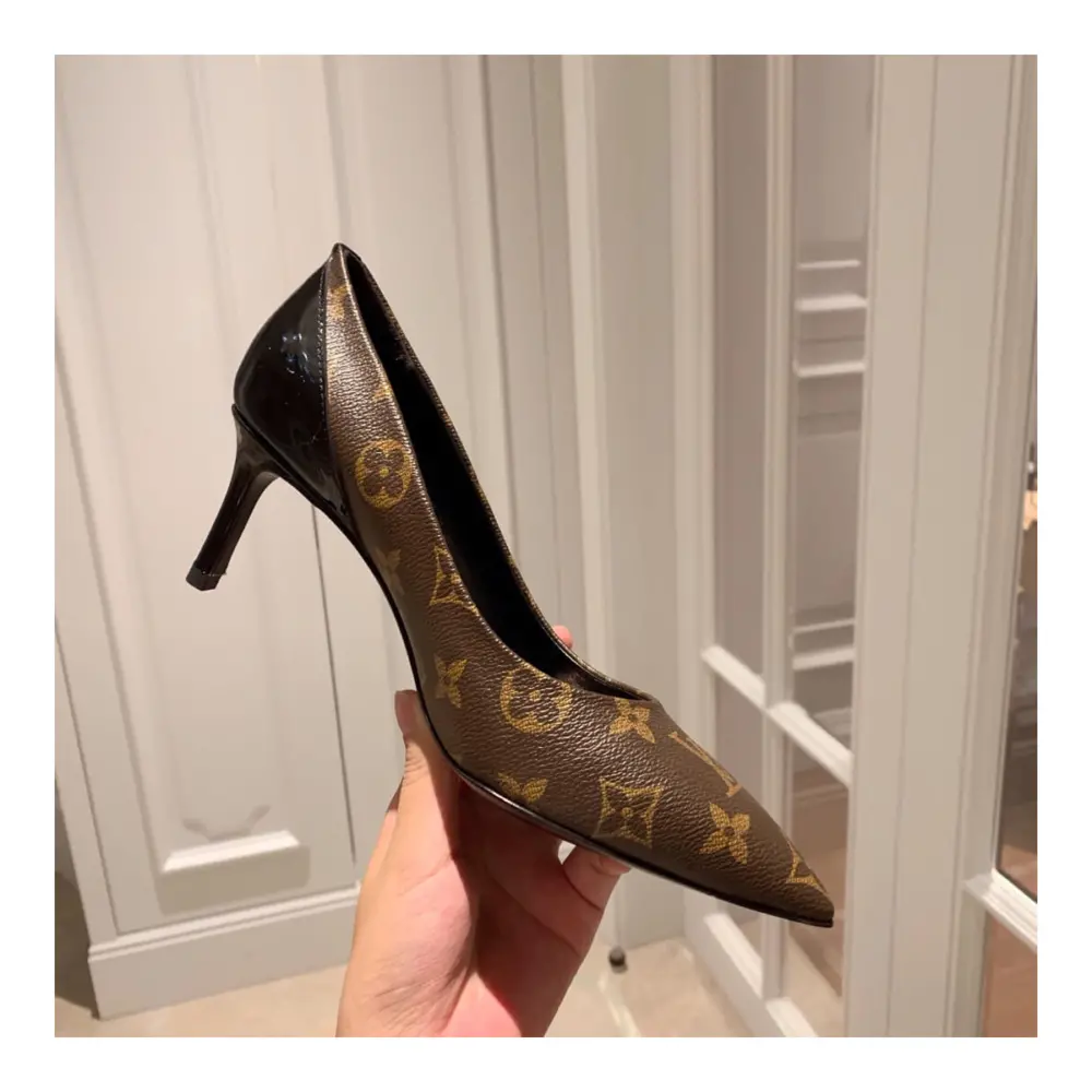 Giày Cao Gót Louis Vuitton Cherie Pump 'Patent Monogram' 1A4W3Z - Ảnh 3