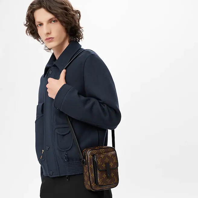 Túi Louis Vuitton Christopher Wearable Wallet M69404 - Ảnh 6