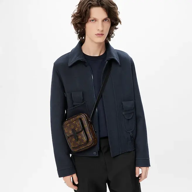 Túi Louis Vuitton Christopher Wearable Wallet M69404 - Ảnh 7