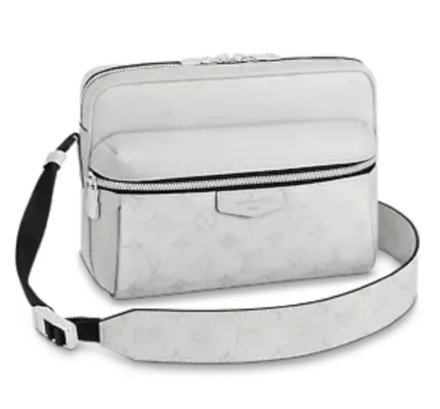 Túi Louis Vuitton Outdoor Messenger M30243