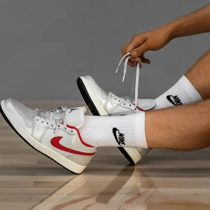 Alternative view of Giày Nike Air Jordan 1 Low 'Night Track' DA4668-001