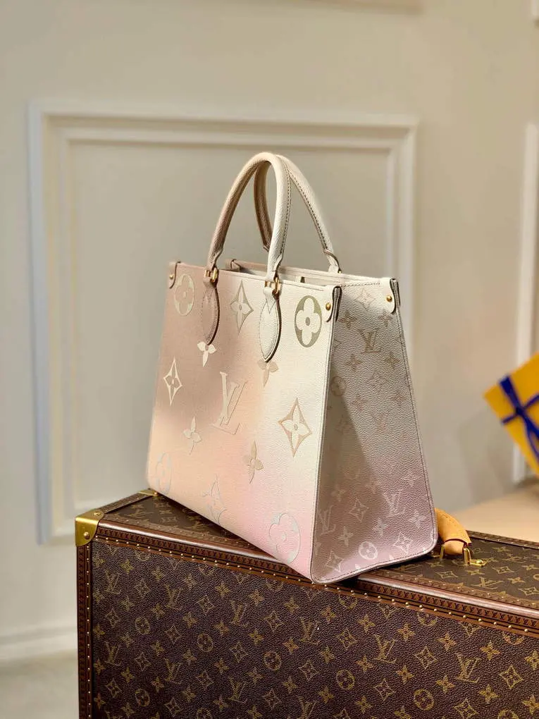 Túi Louis Vuitton OnTheGo MM Tote 'Sunset Khaki' M20510 - Ảnh 3