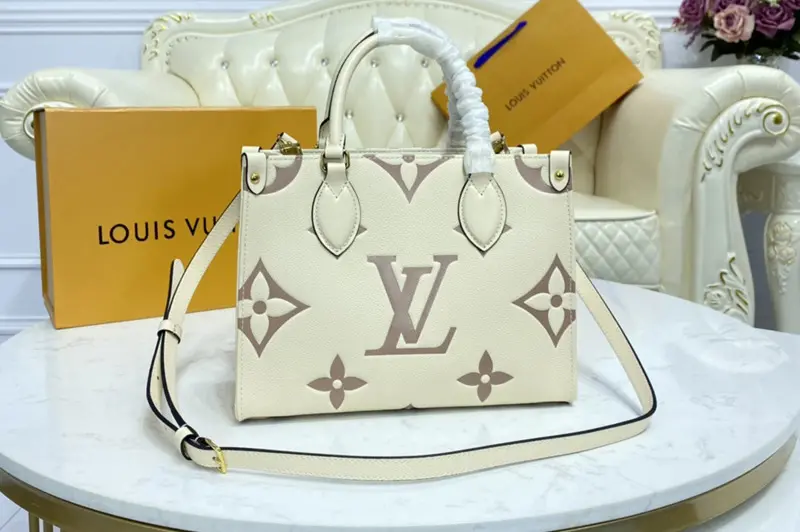 Alternative view of Túi Louis Vuitton Onthego PM Shoulder Crossbody Tote Bag M45654